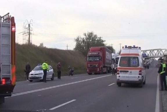 Meghalt a baleset áldozata, mert a rokonai a mentősökre támadtak