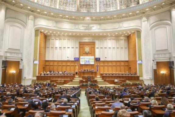 Csütörtökön szavaznak a bizalmatlansági indítványról