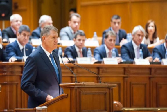 Johannis: a parlament párhuzamos azzal, ami Romániában történik