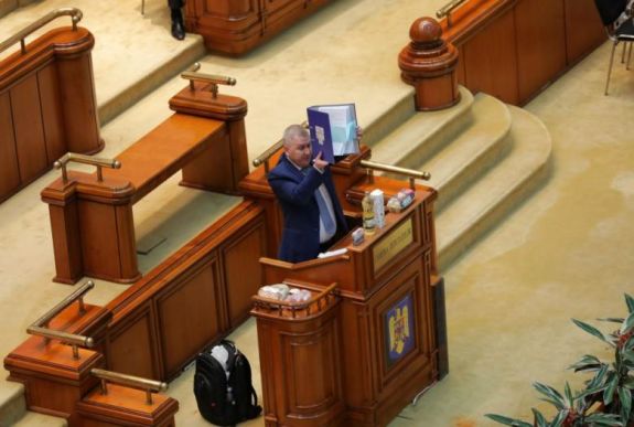 Marad a Tudose-kormány, megbukott a bizalmatlansági indítvány (percről percre)