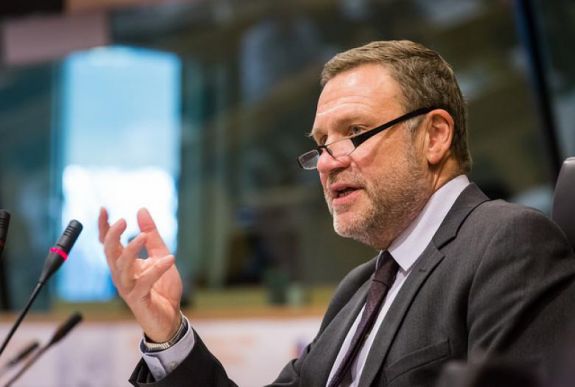 Michael Schneider (EPP) Kolozsváron: Aggodalommal töltenek el az OLAF vádjai Dragneával szemben