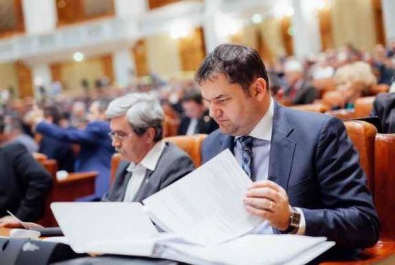 RMDSZ: kettős a mérce a pénzügyi kötelezettségek behajtásakor