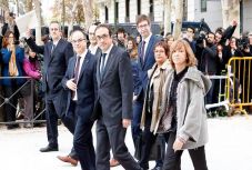 Letartóztatták a katalán kormány nyolc tagját