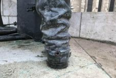 Letörtek egy sarkantyút a kolozsvári Mátyás király szoborcsoportról