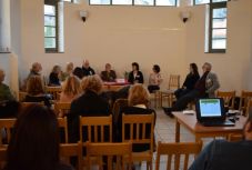 Öngyilkosságok: ötletadás helyett a sajtónak a megelőzésben kellene segítenie