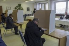 Megkezdődött a megyei választás Szlovákiában