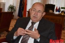 Választási regisztrációra buzdítja a vajdasági magyarokat a VMSZ