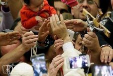 Ferenc pápa is adakozott a csatkai cigány kegyhely felújítására