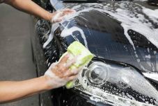 Lopott taxiban, részegen balesetezett a Fehér megyei fiatal