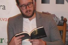 Műfordításról, férfiszerepekről, közéletről beszélt Krusovszky Dénes Nagyváradon