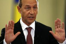 Băsescu az adóügyi reformról: „ruletten játsszák el Romániát”