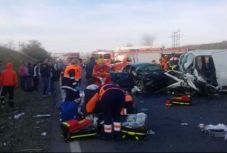 Hárman haltak meg a rémisztő autóbalesetben