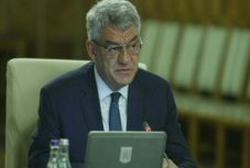 Facebook-bejegyzésben védi Tudose a kormányprogramot