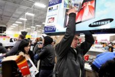 Felmérés: ennyit költ majd egy átlag romániai a Fekete Pénteken