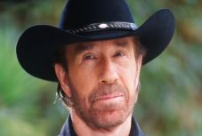 Chuck Norris visszavonul