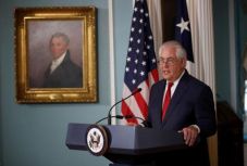„Műszaki megállót” iktatott be Bukarestben Rex Tillerson amerikai külügyminiszter