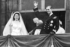 Platinalakodalmára készül az angol királynő és férje