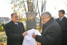 Sass Kálmán-szobrot avattak Érmihályfalván