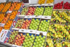Óvatosan vásároljon: a boltokban kapható zöldség-gyümölcs betegség forrása is lehet