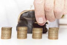 A PNL a Nép Ügyvédjéhez fordult a kötelező magánnyugdíj ügyében