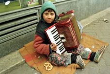 Törvénymódosítás: szigorúbban büntetnék a koldulást