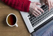 Népszerű honlapok figyelik, hogy mit írunk a számítógépen