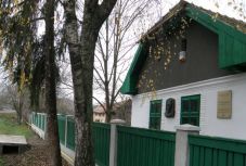 Időkapszulát találtak a pusztakamarási Sütő-házban