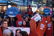 „Elég volt a nők elleni erőszakból!” – több országban utcára vonultak a nők