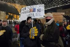 „A kormány adópolitikája miatt ki kell rúgnunk alkalmazottakat” – Kolozsváron is utcára vonultak