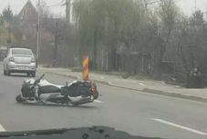 Amputálni kellett a motorbalesetező román parlamenti képviselő lábát