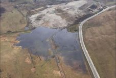 Megomlott a torlasz Pataréten, a mérgező csurgalék a Szamos fele tart