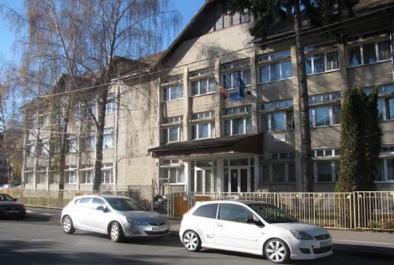 Így büntetik a tanárnőjét órán bántalmazó csíkszeredai diákot