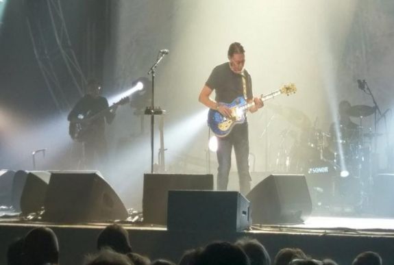 Összeesett a színpadon világ egyik legismertebb gitárművésze