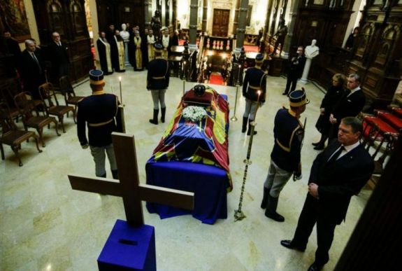 Csütörtöktől érvénybe lép a háromnapos nemzeti gyász