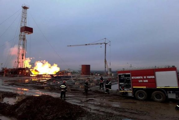 Még mindig lángol a földgázkút Szatmár megyében