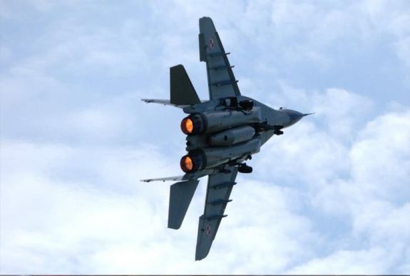 Lezuhant egy lengyel harci repülőgép Varsó közelében