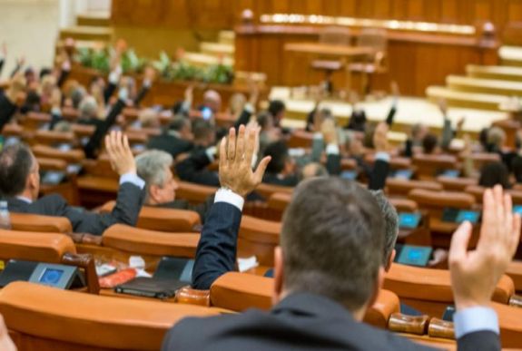 Elfogadta a szenátus az igazságügy megszervezéséről szóló törvényt módosító tervezet