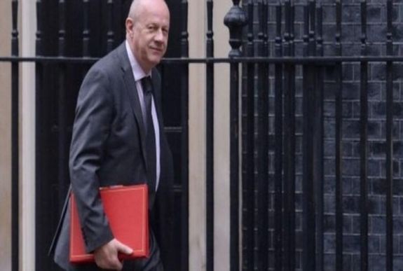 Pornót találtak Theresa May helyettesének hivatali számítógépén