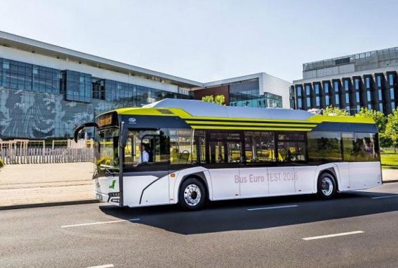 Kötelező lesz az önkormányzatoknak elektromos buszokat beszerezni