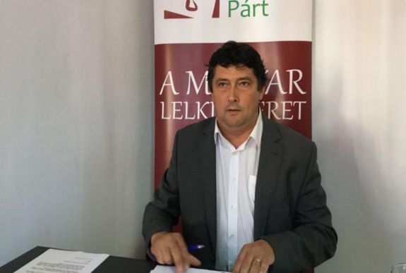 FRISSÍTVE - A parlament elé terjesztette a Székelyföld autonómiatervezetét Kulcsár-Terza József