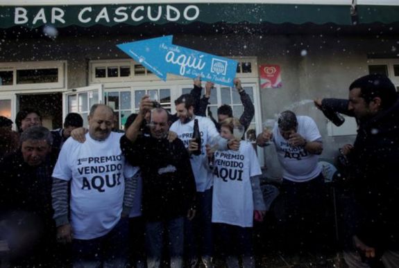 220 millió eurót nyertek egy spanyol bár vendégei 