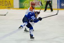 Jégkorong Erste Liga: győztek az „acélbikák” Csíkszeredában