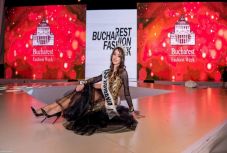 Tizennyolc éves lány lett a Miss Románia 2017 verseny győztese