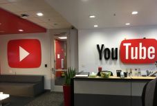 A YouTube tízezres moderátor-hadsereggel erősít