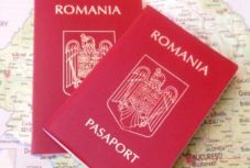 RMDSZ-tervezet: 25 év fölött 10 évig legyen érvényes az útlevél