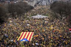 Óriási katalán tömeg „szállta meg” Brüsszelt