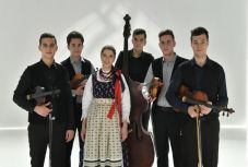 Ezeknek az erdélyi versenyzőknek szurkolhatunk a Fölszállott a páva középdöntőiben