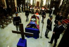 Csütörtöktől érvénybe lép a háromnapos nemzeti gyász 