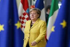 Merkel az EU-csúcson: a külső határok védelme nem elégséges