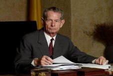 Beidézték az elhunyt Mihály királyt az Aradi Törvényszékre